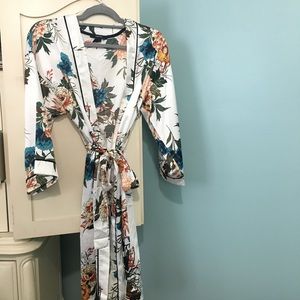 Forever 21 Robe/Kimono